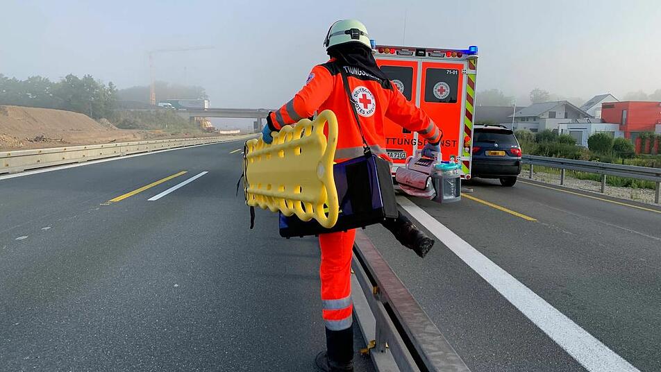 A3 Bei Hochstadt Rettungsgasse Nicht Mehr Da Sanitater Mussen Zu Einsatzstelle Laufen