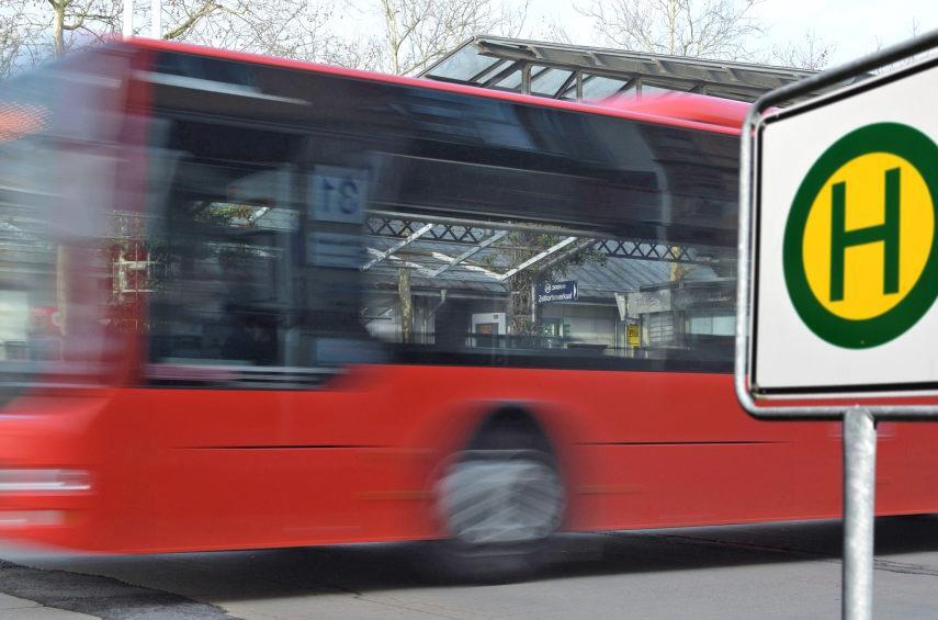 darf ich einen bus an der haltestelle uberholen so verhalten sie sich richtig