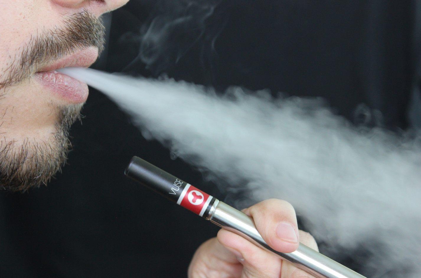 e zigarette schlimmer als zigarette Gesundheitsrisiken von E-Zigaretten: Weniger schädlich, aber nicht harmlos main image 1