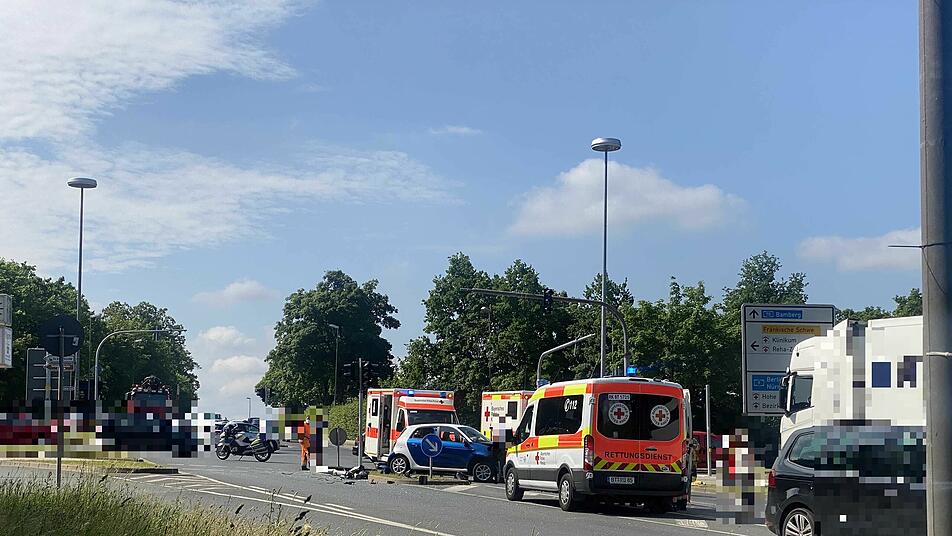 rettungshubschrauber uber bayreuth verkehrsunfall im kreuzungsbereich