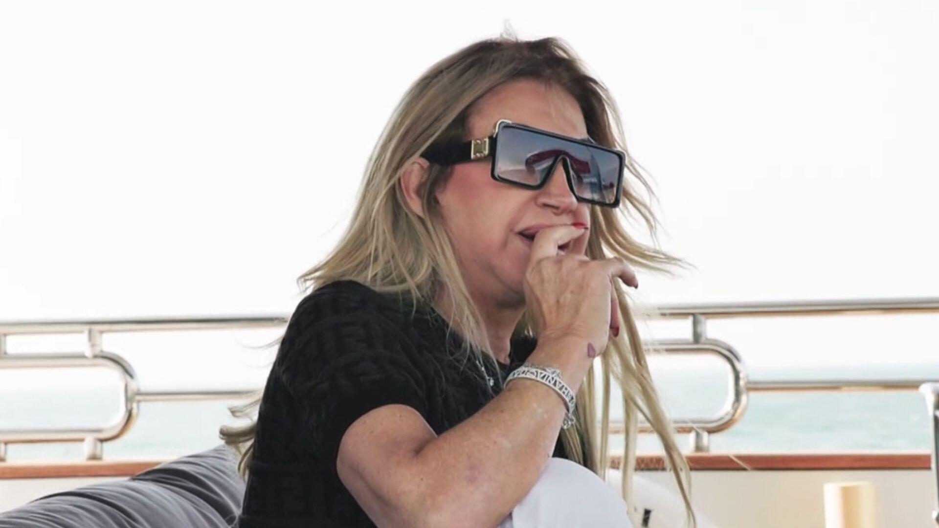 Sie denken, wir haben einen Goldesel": Carmen Geiss liest ihren Töchtern die Leviten