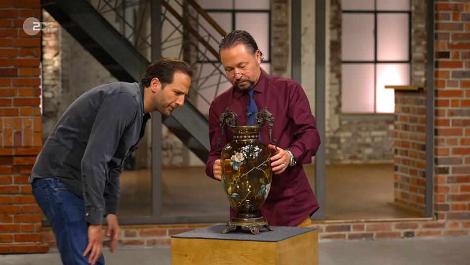 Bares für Rares"-Händler schnappt sich altes Schmuckstück für Mega-Summe - und demontiert es plötzlich