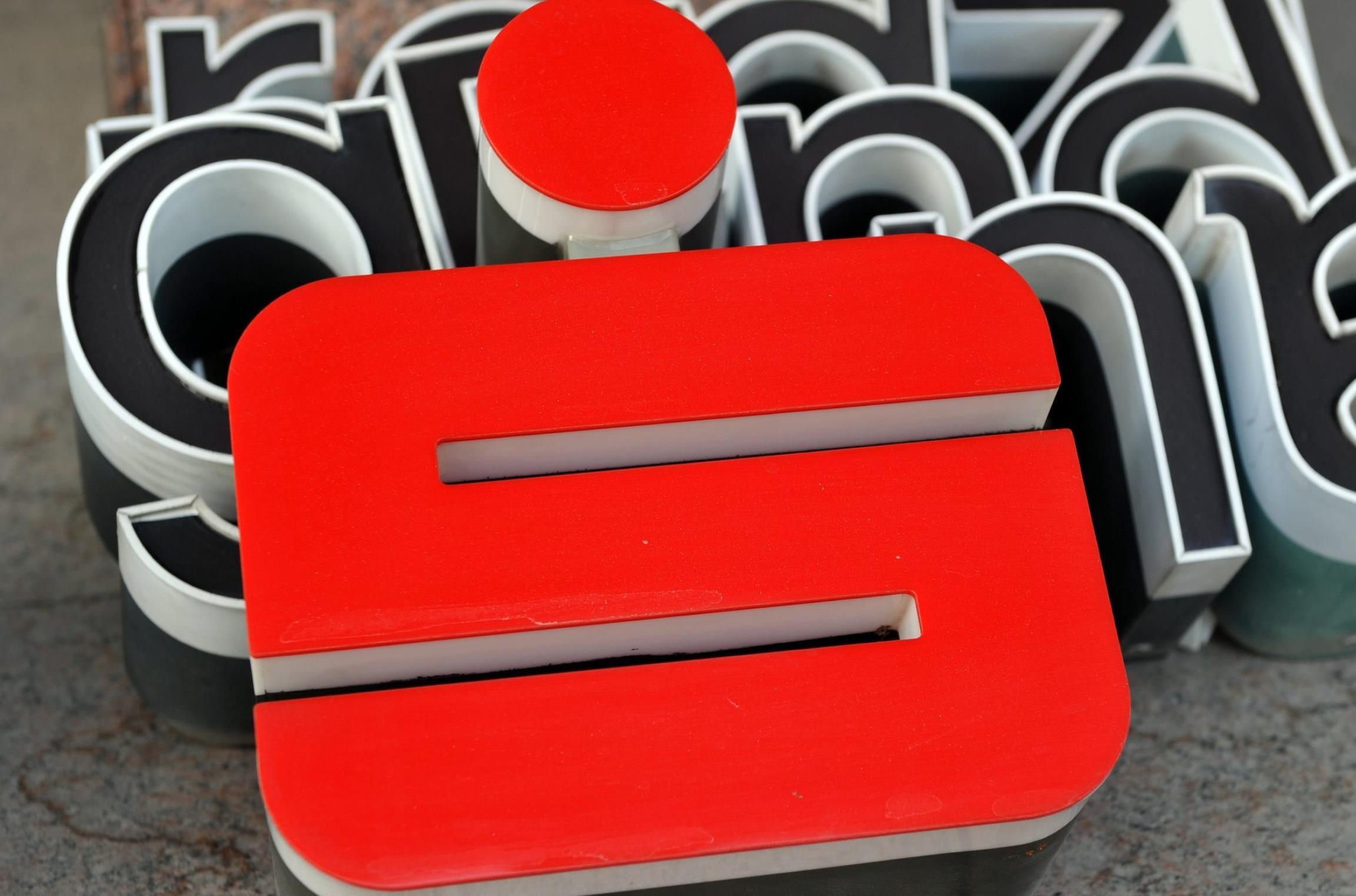 Sparkassen Kunden Verargert Geld Landet Nicht Auf Empfangerkonten