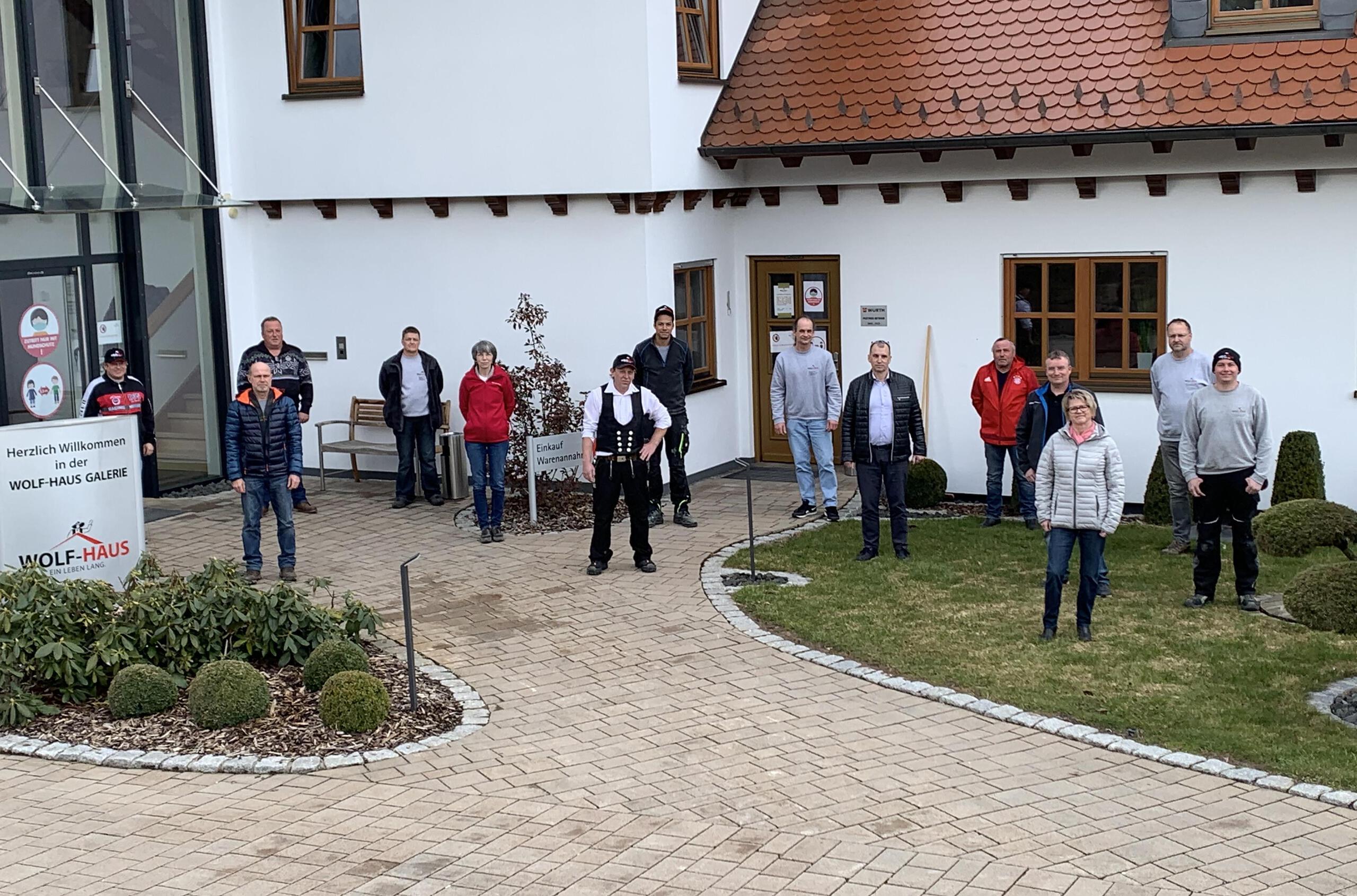 wolf haus gmbh ehrt viele langjahrige mitarbeiter