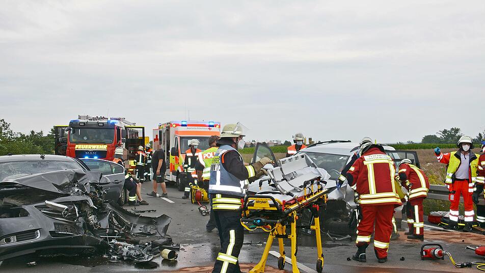 bad konigshofen autofahrer kommt in gegenverkehr mann 81 aus kreis bamberg stirbt